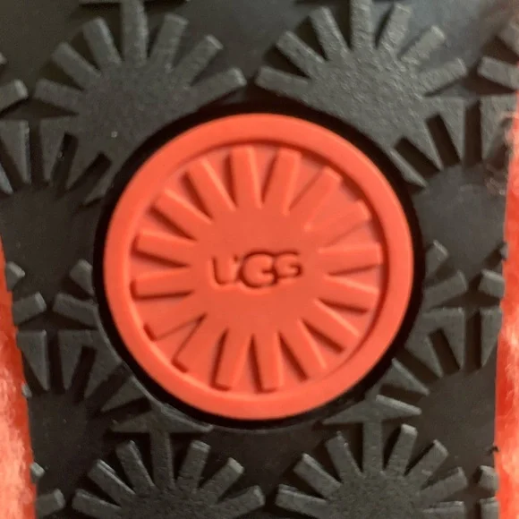 UGG Women's Fuzz Yeah Slippers - Picture 10 of 11